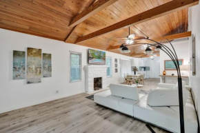Tropical Oasis 2BR House w Pool